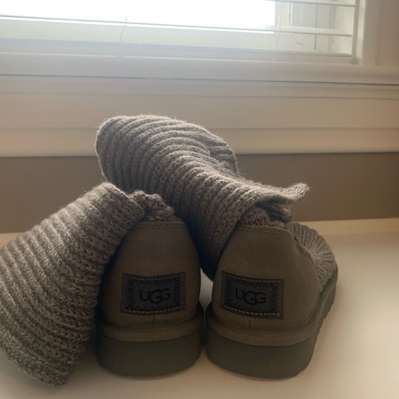 Brand New UGG Boots Size 9 - Picture 3 of 5